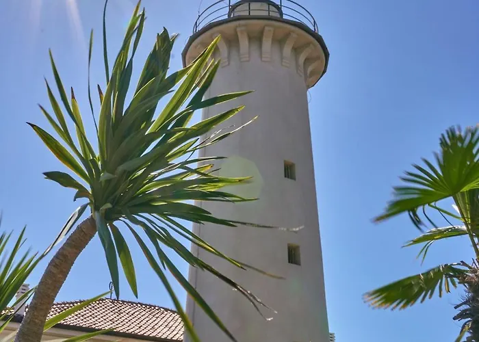 Lägenhet Luminous Flat With Balcony-beahost